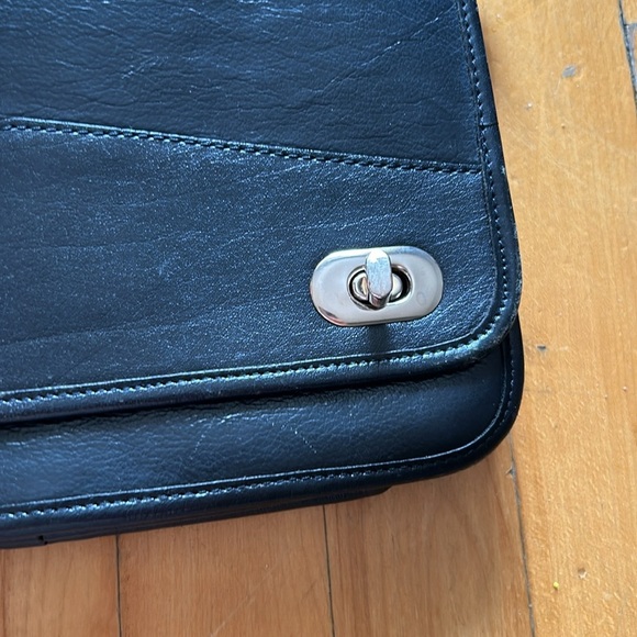 Vintage turnlock black Leather Crossbody Bag - Picture 2 of 6